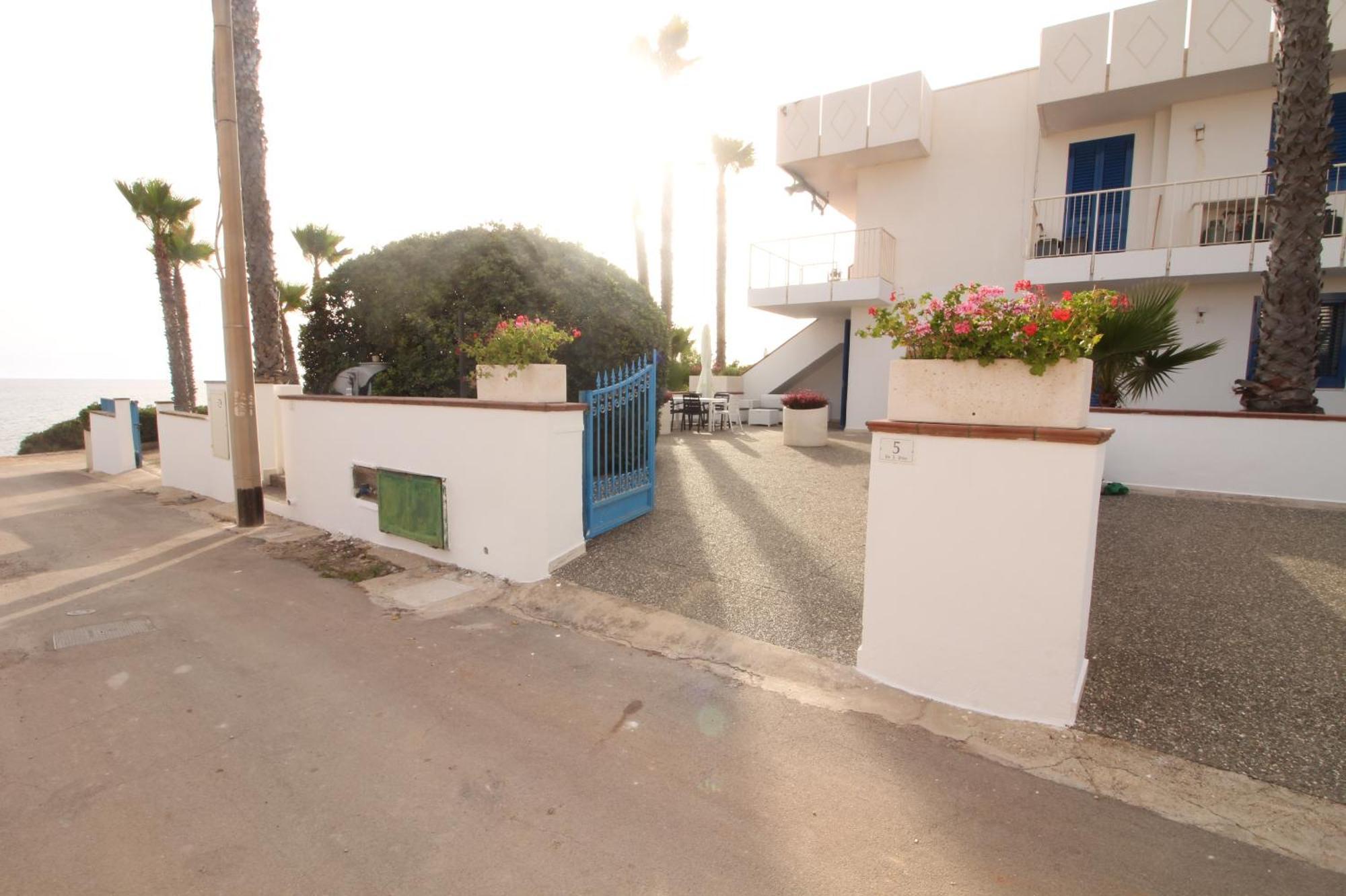 Residence Mare Azzurro Торре-Сан-Джованні-Удженто Екстер'єр фото