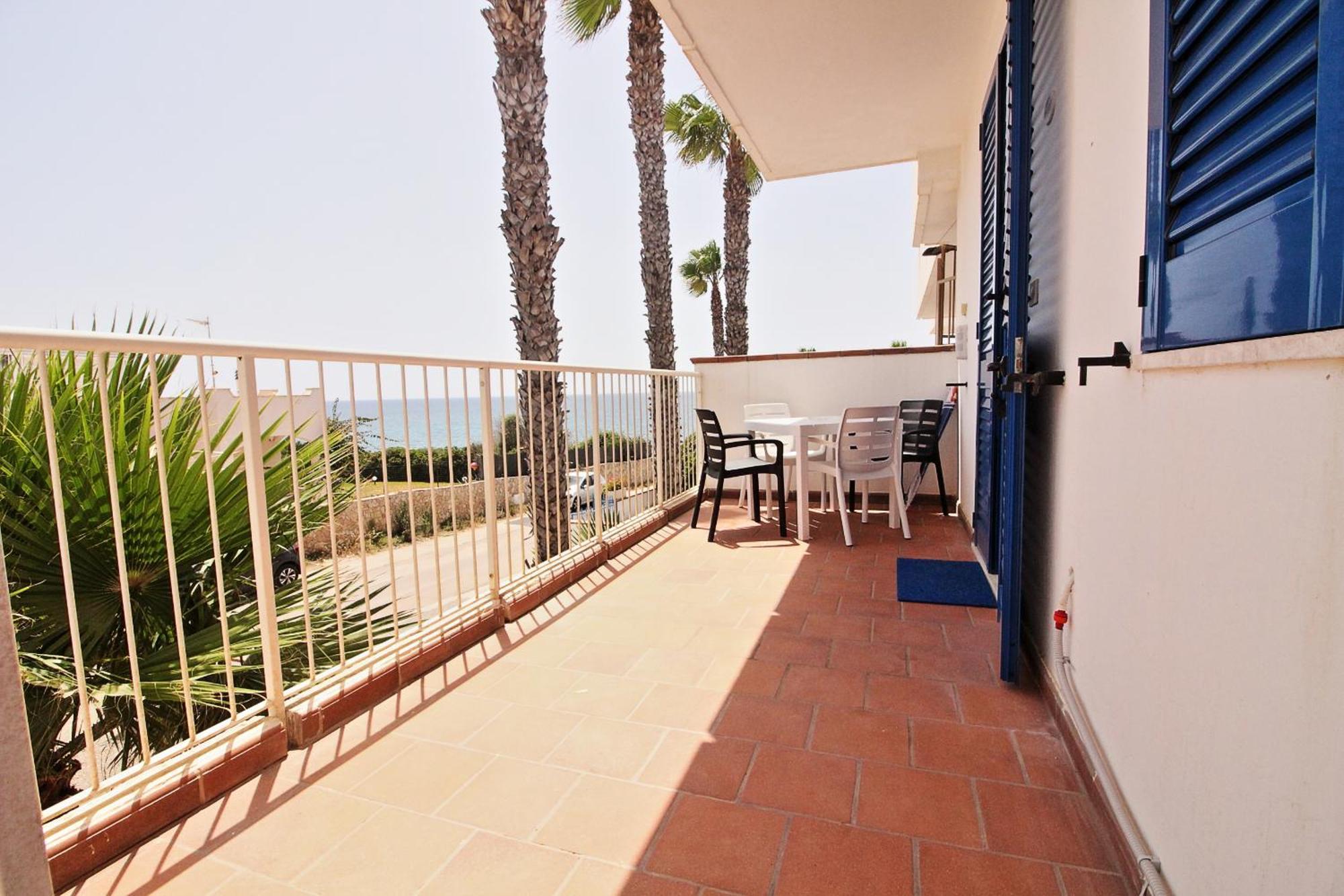 Residence Mare Azzurro Торре-Сан-Джованні-Удженто Екстер'єр фото